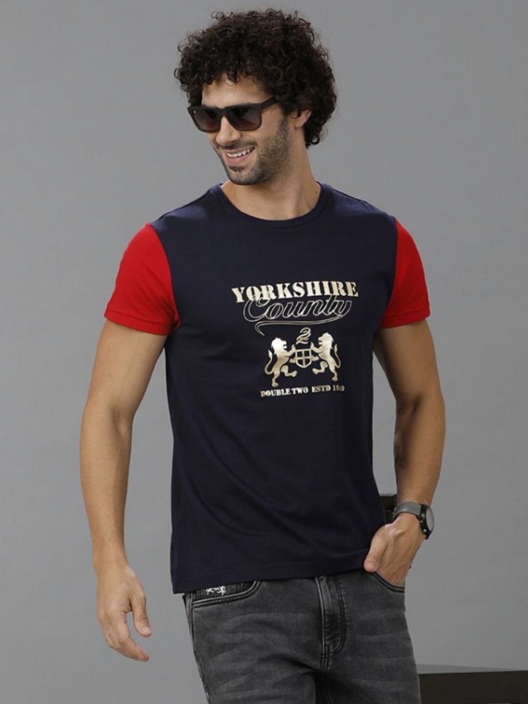 

Double Two Men Avengers Printed Applique Slim Fit T-shirt, Red