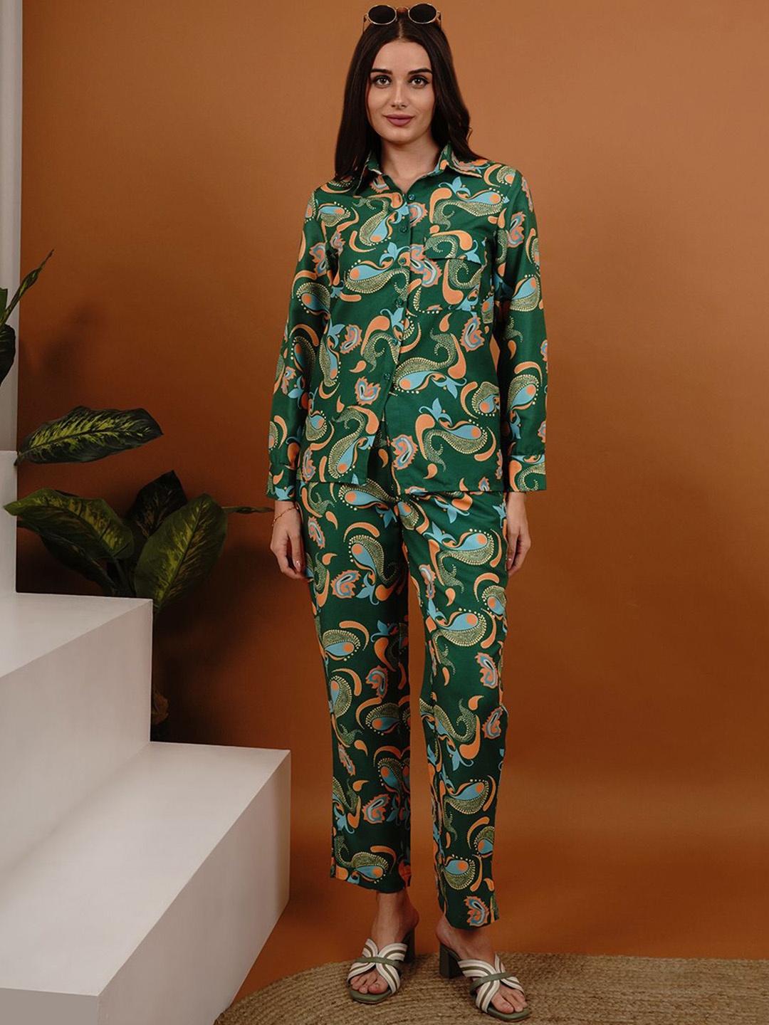 

Slumber Jill Paisley Printed Shirt Style Pocket With Trousers, Green