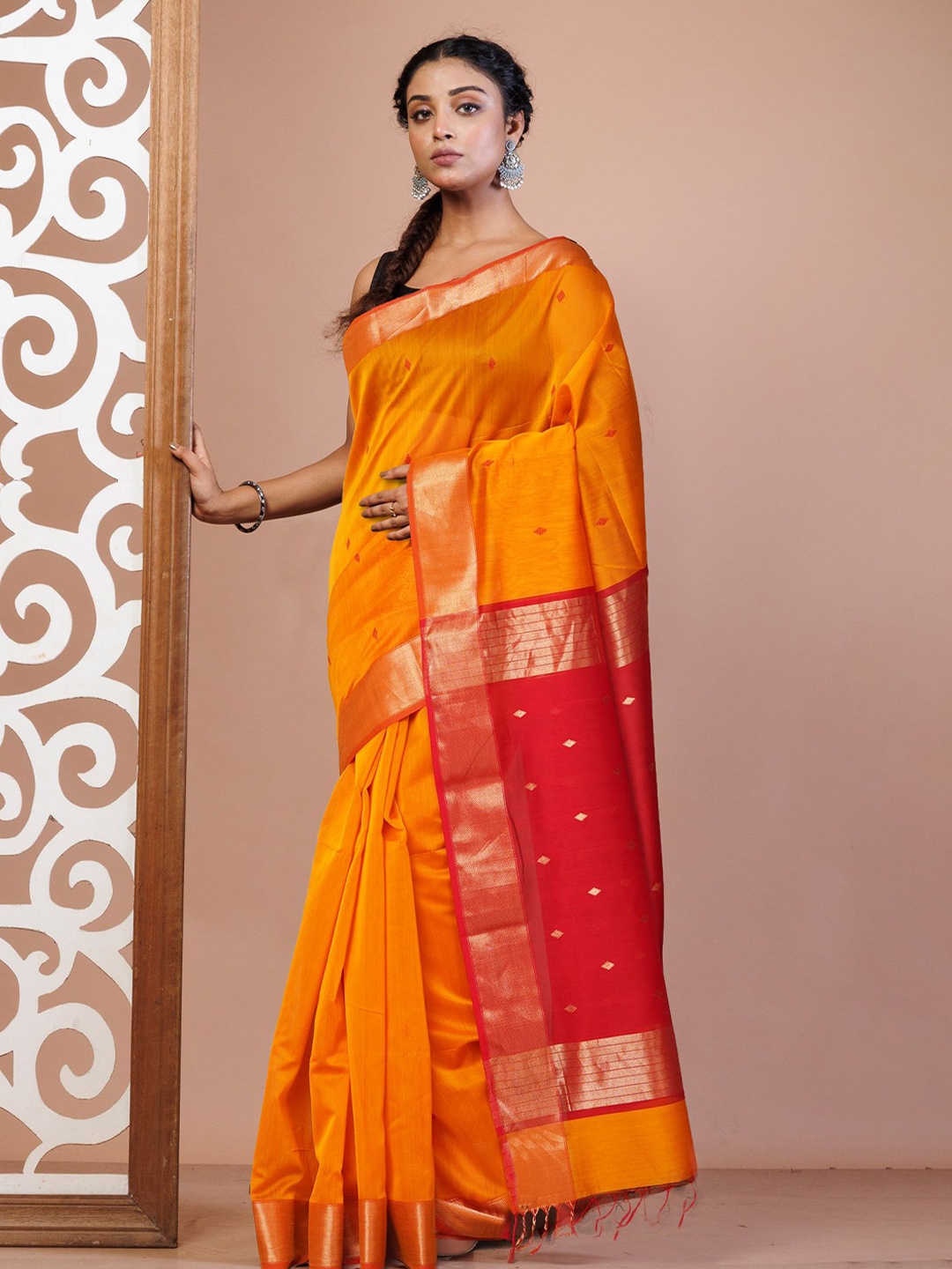 

Unnati Silks Woven Design Zari Silk Cotton Maheshwari Saree, Yellow