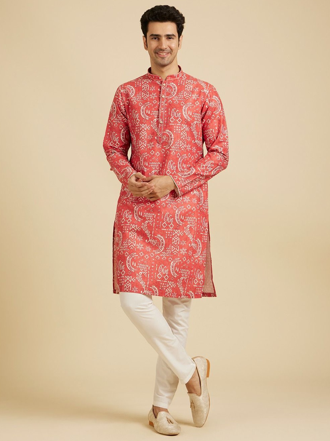 

Manyavar Men Geometric Printed Sequinned Kurta, Pink