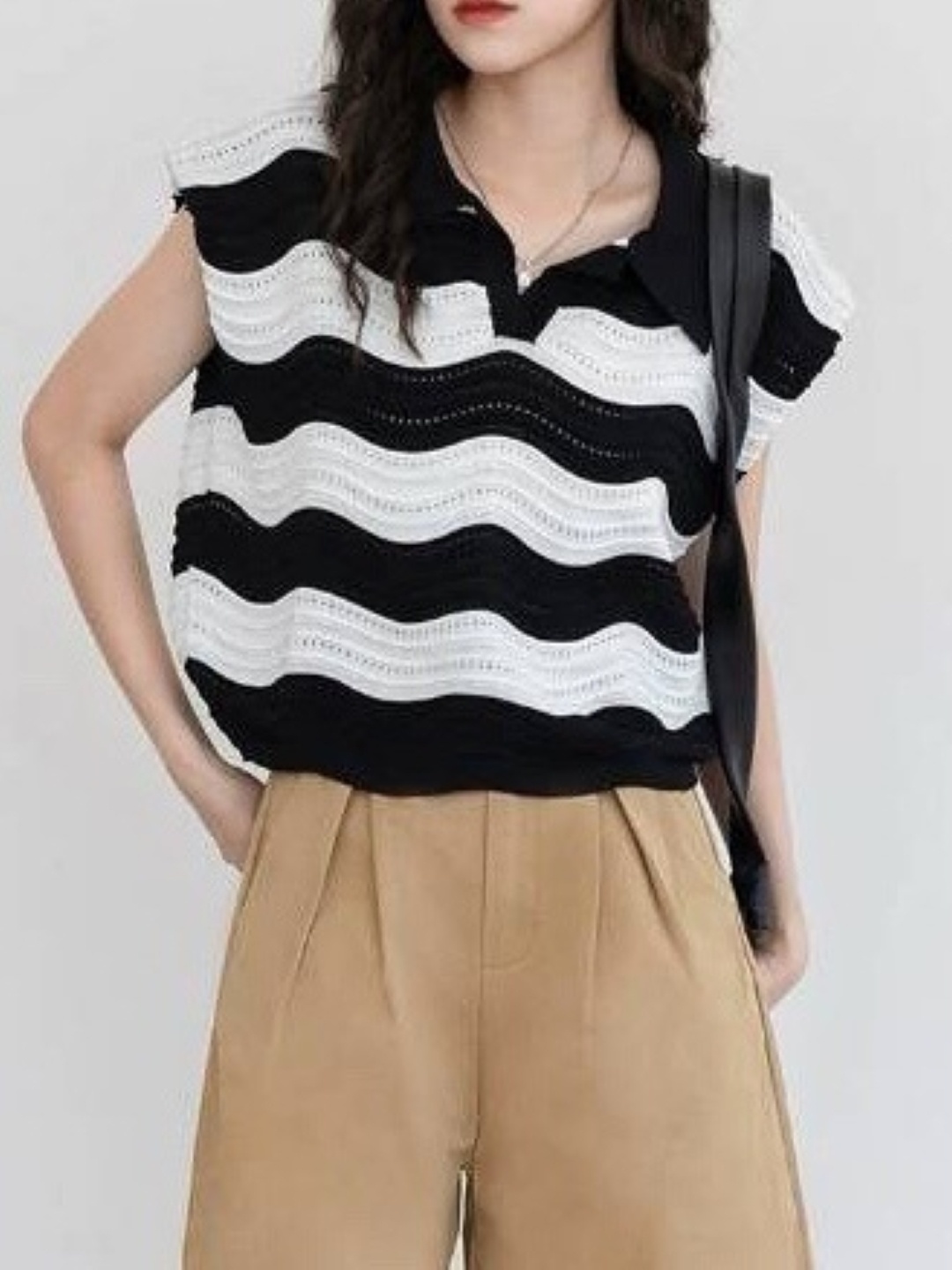 

KPOP Women Shirt Collar Sleeveless Horizontal Stripes Top, Black
