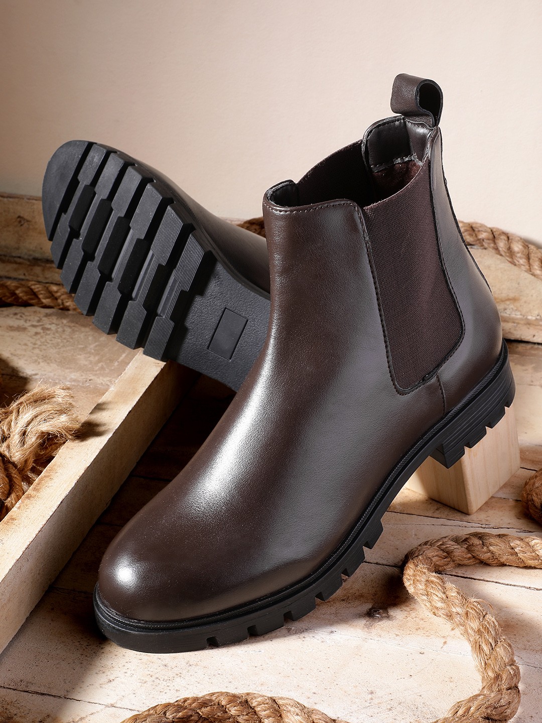 

The Roadster Life Co. Women Mid-Top Chelsea Boots, Coffee brown