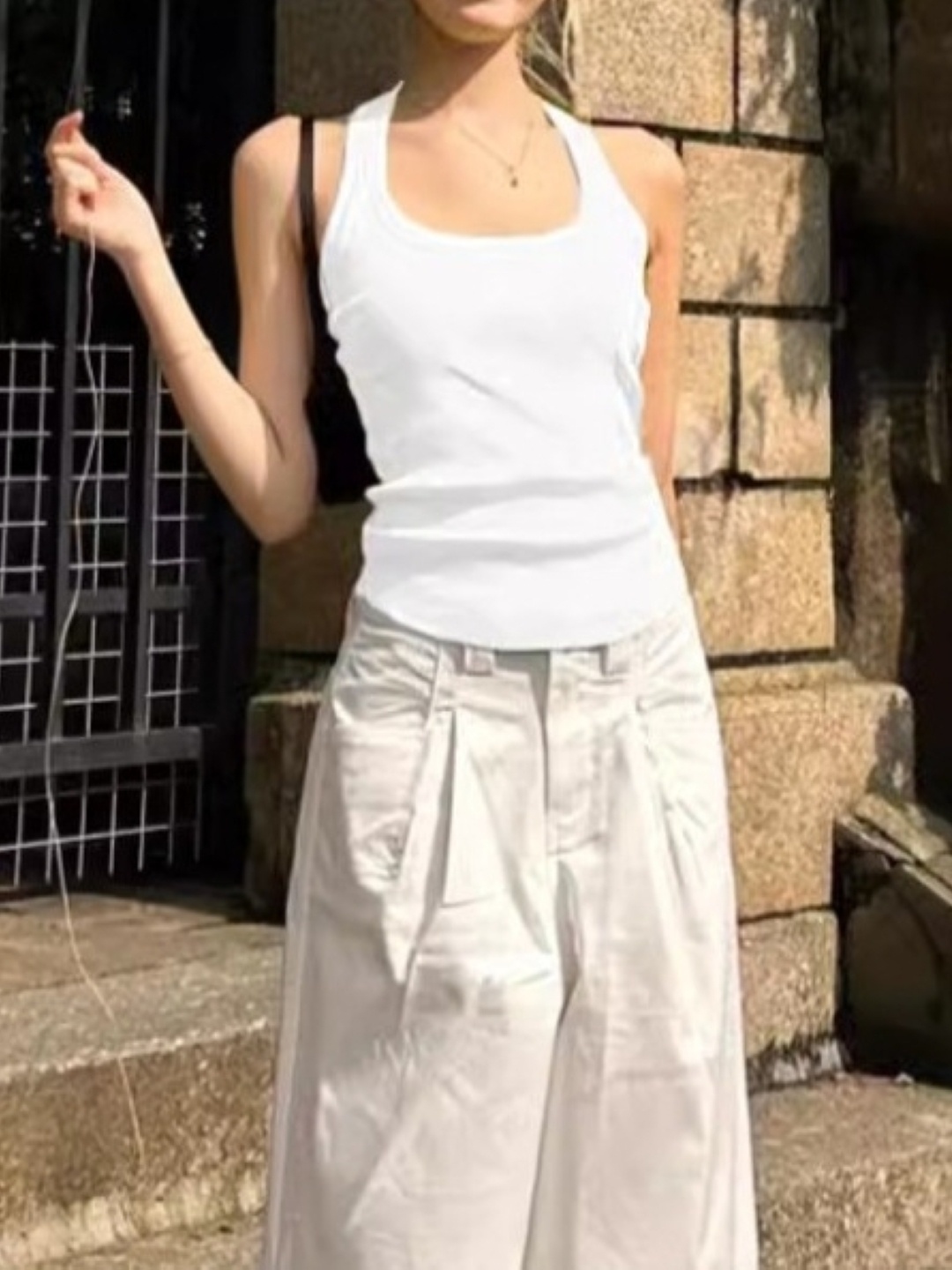 

HERE&NOW Women Scoop Neck Sleeveless Tank Top, White