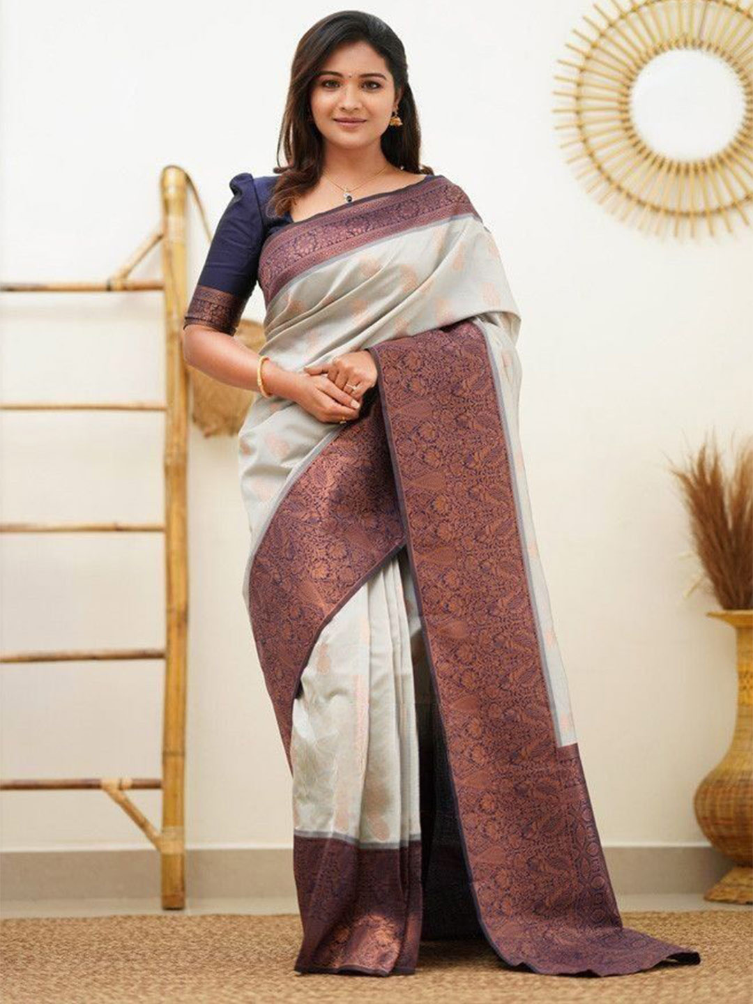 

Wuxi Woven Design Zari Pure Silk Banarasi Saree, Grey
