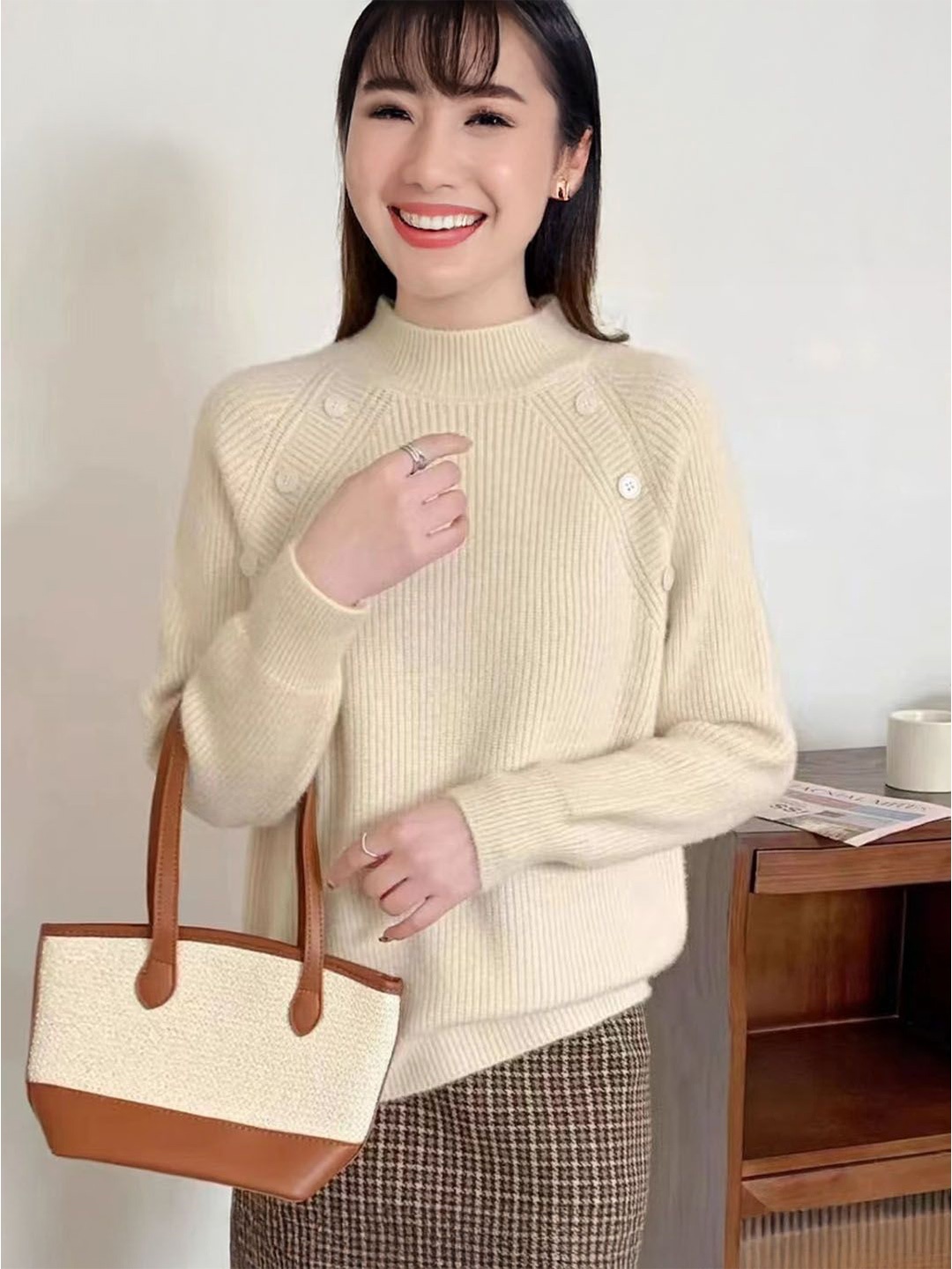 

StyleCast Women Striped Pullover, Beige
