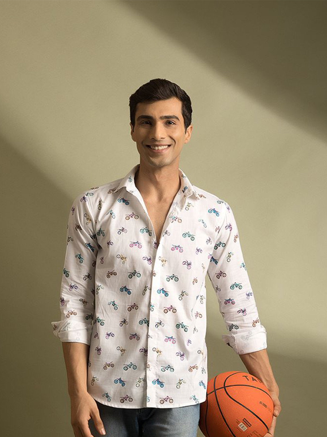 

Mculine Men Standard Opaque Printed Casual Shirt, White
