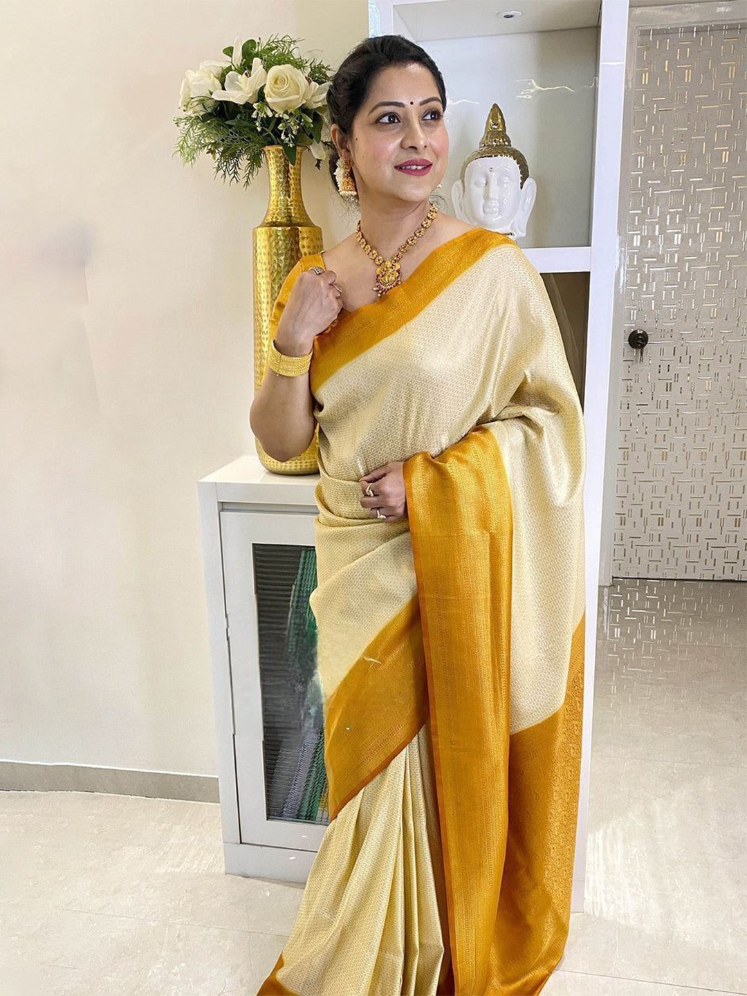 

Wuxi Woven Design Zari Pure Silk Banarasi Saree, Cream