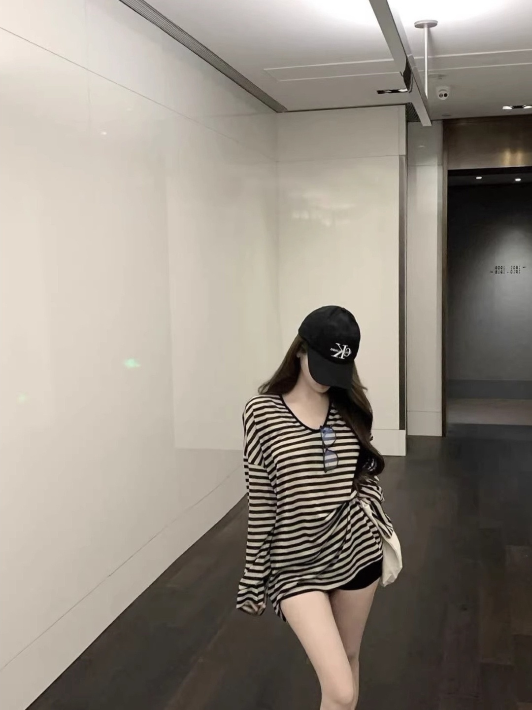 

HERE&NOW Striped V-Neck Long Sleeves Top, Black