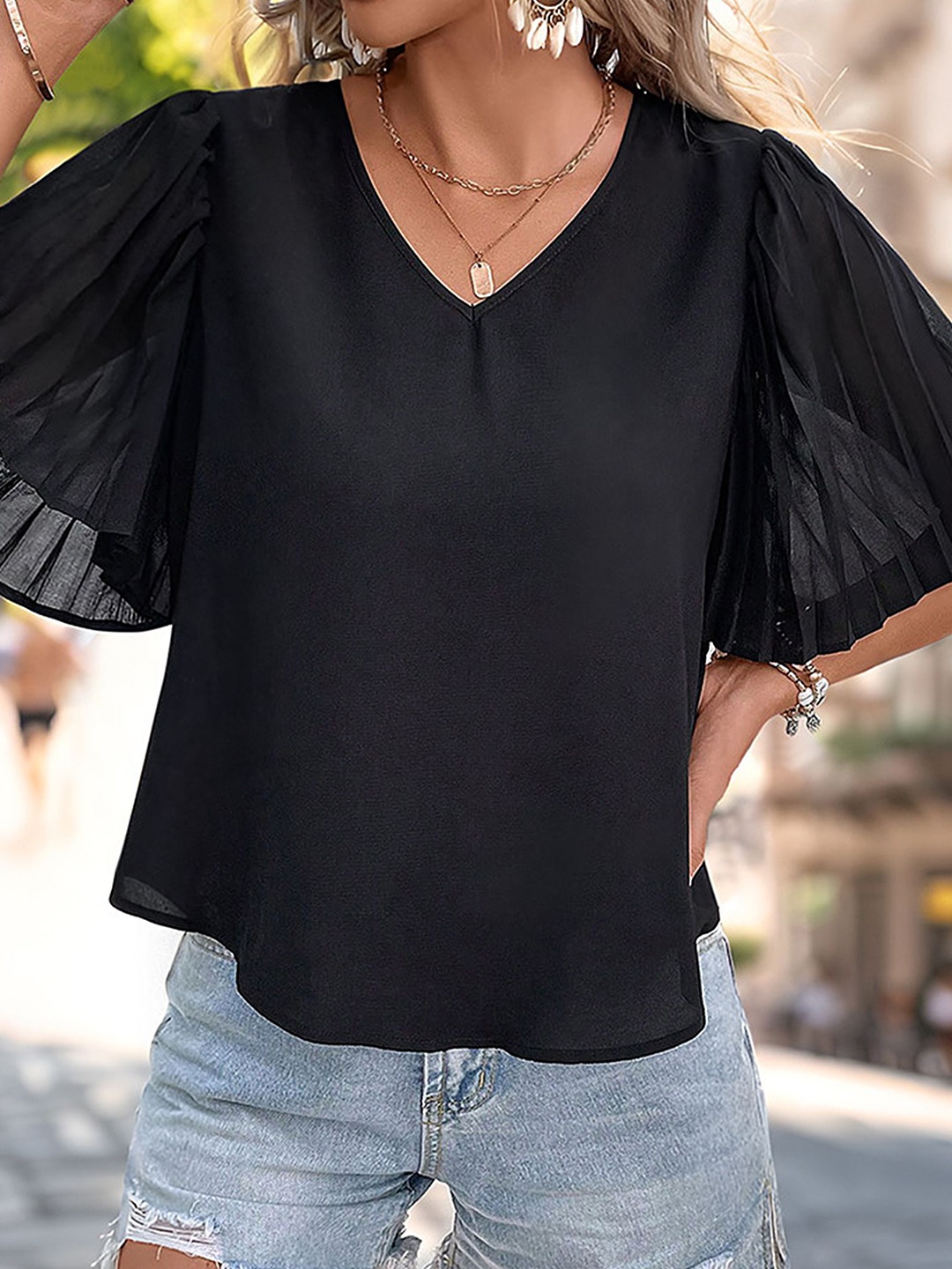 

LULU & SKY Flared Sleeve Top, Black