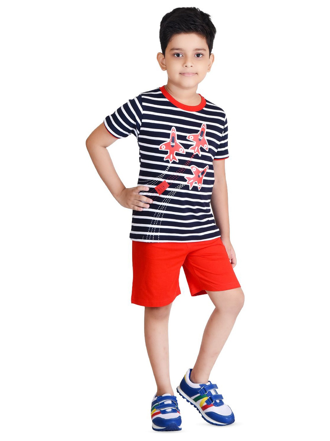 

Clothe Funn Boys Printed Top with Shorts, Black