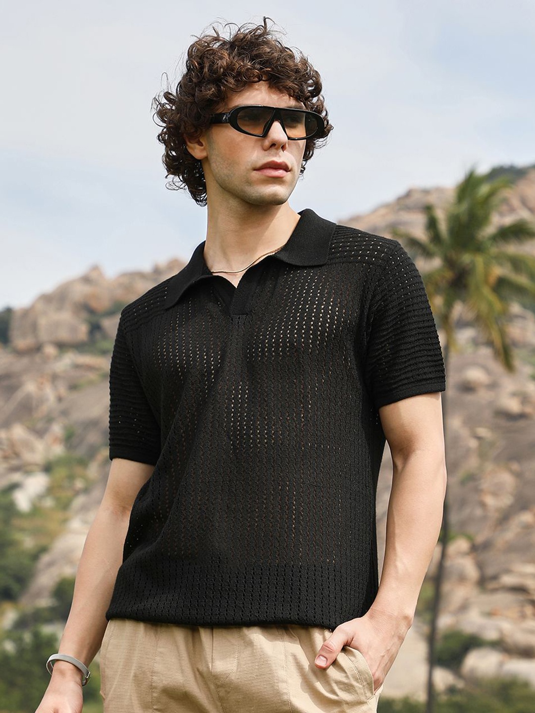 

Campus Sutra Men Polo Collar Raw Edge T-shirt, Black