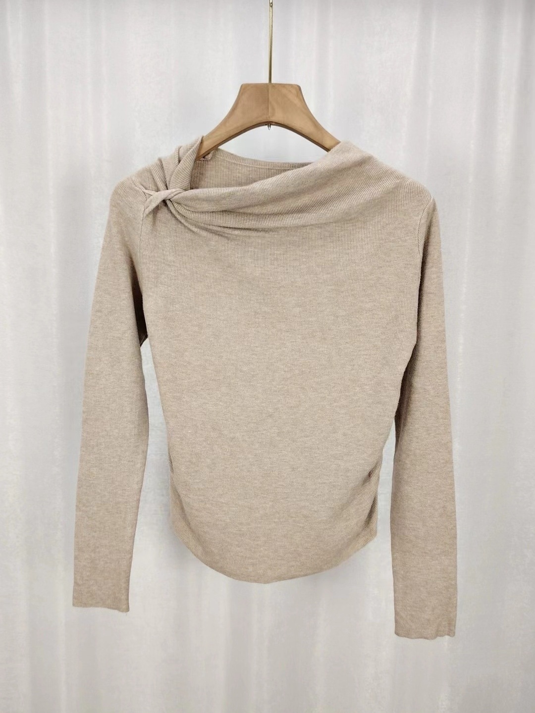 

KPOP Women Striped Cowl Neck Extended Sleeves Top, Brown