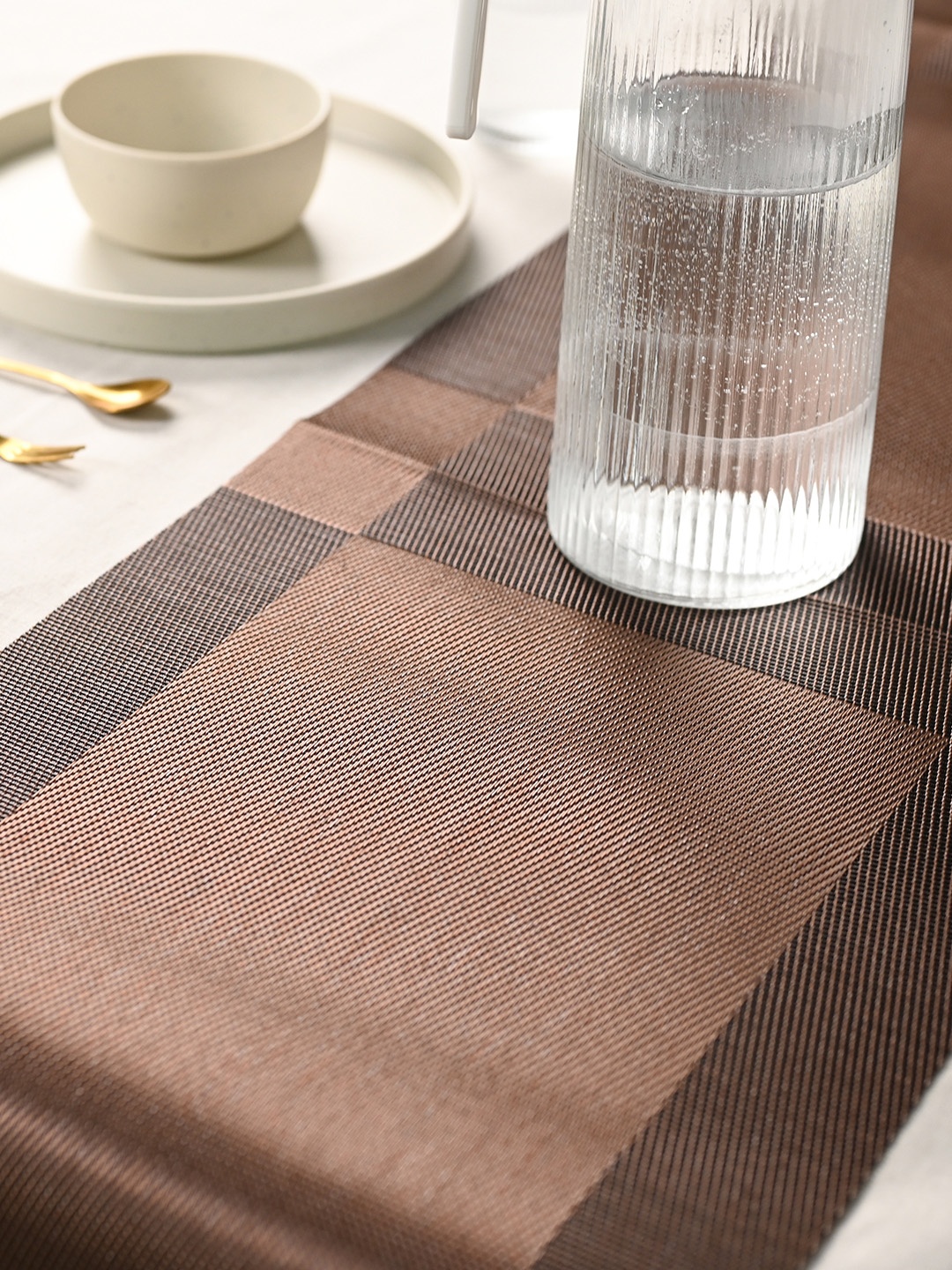 

MARKET99 Brown Checked Table Runner
