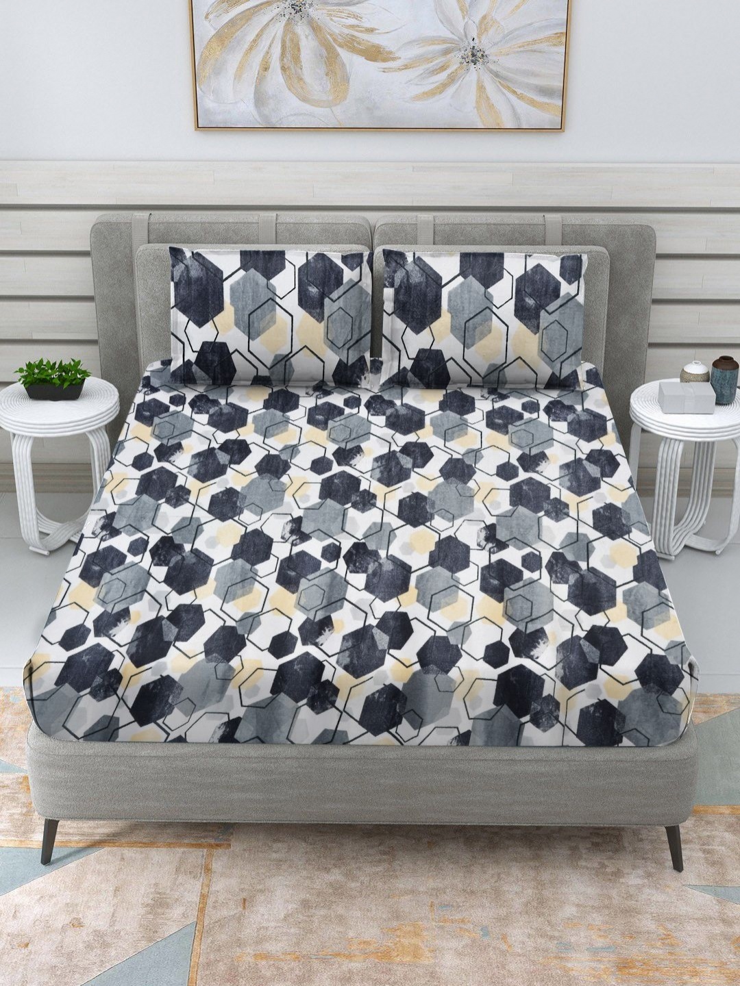 

Myntra Elegant Homes Grey Geometric Printed Wool 300 TC Queen Bedsheet Set 2.54 m x 2.28 m