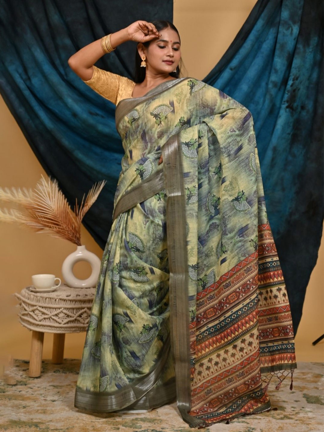 

DIVASTRI Floral Banarasi Saree, Olive