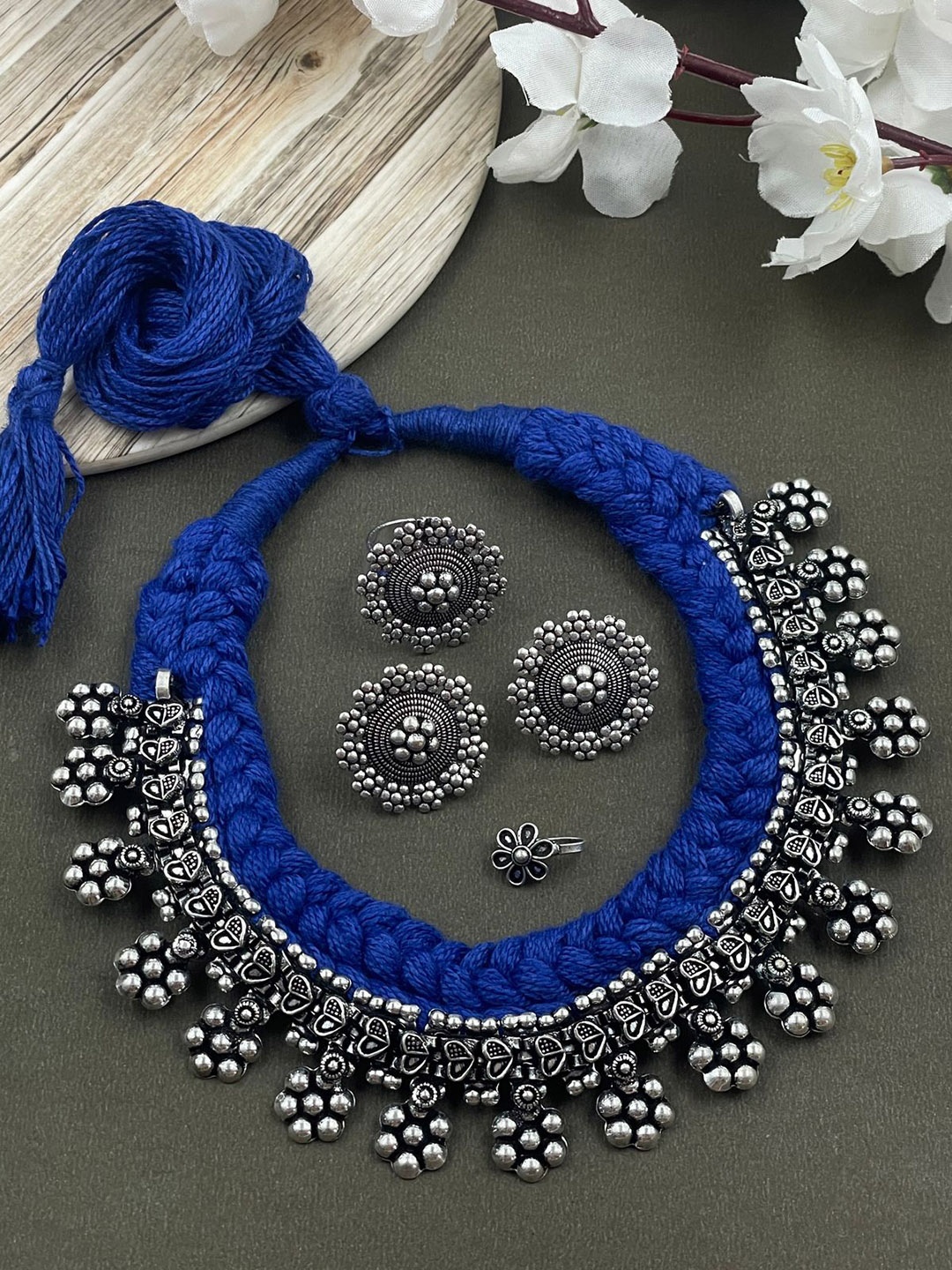 

NAMAN ARTS Shilpi Threaded Silver-Plated Oxidised Necklace Jewellery Set