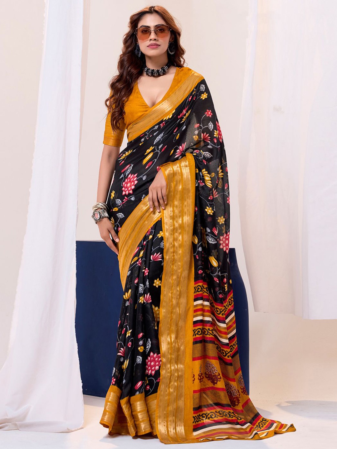 

Panzora Floral Silk Blend Saree, Mustard