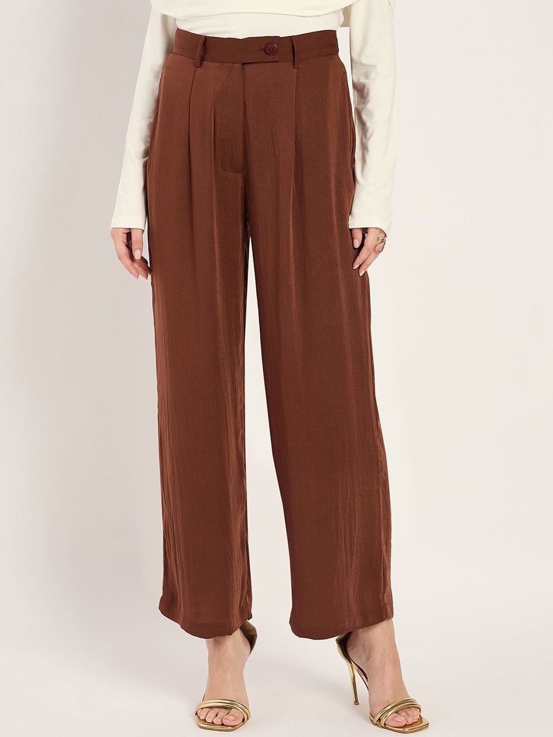 

FEMMELLA Women Relaxed Pleated Trousers, Coffee brown