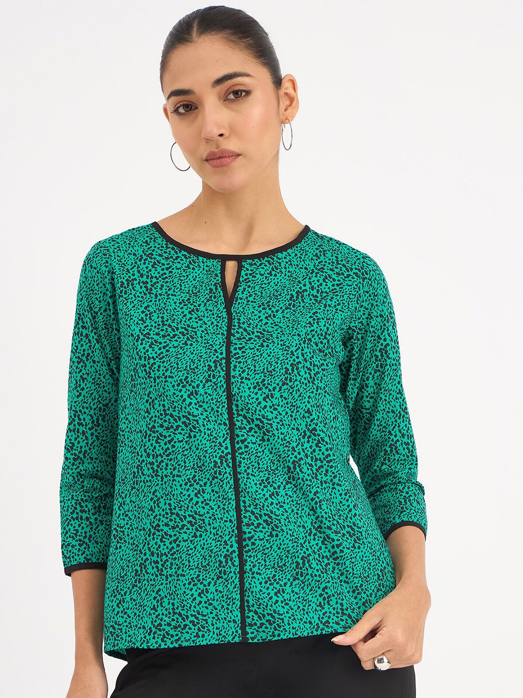 

SALT ATTIRE Floral Print Keyhole Neck Top, Green