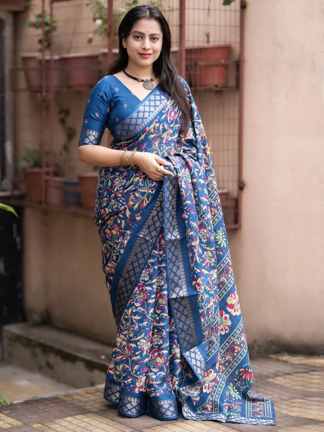 

Panzora Kalamkari Zari Silk Blend Saree, Teal