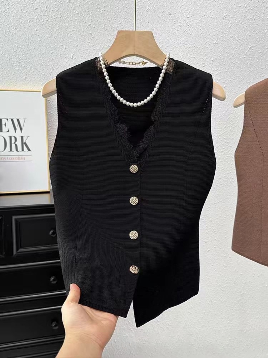 

KPOP Women V-Neck Top, Black
