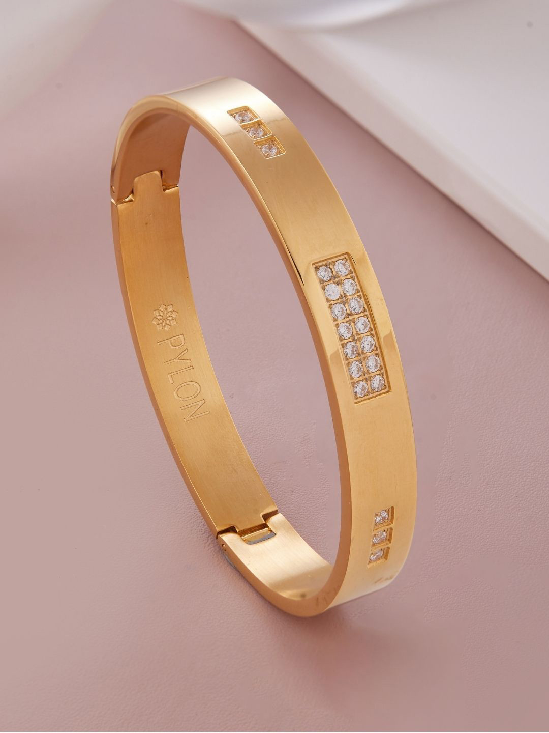 

PYLON Men American Diamond Kada Bracelet, Gold