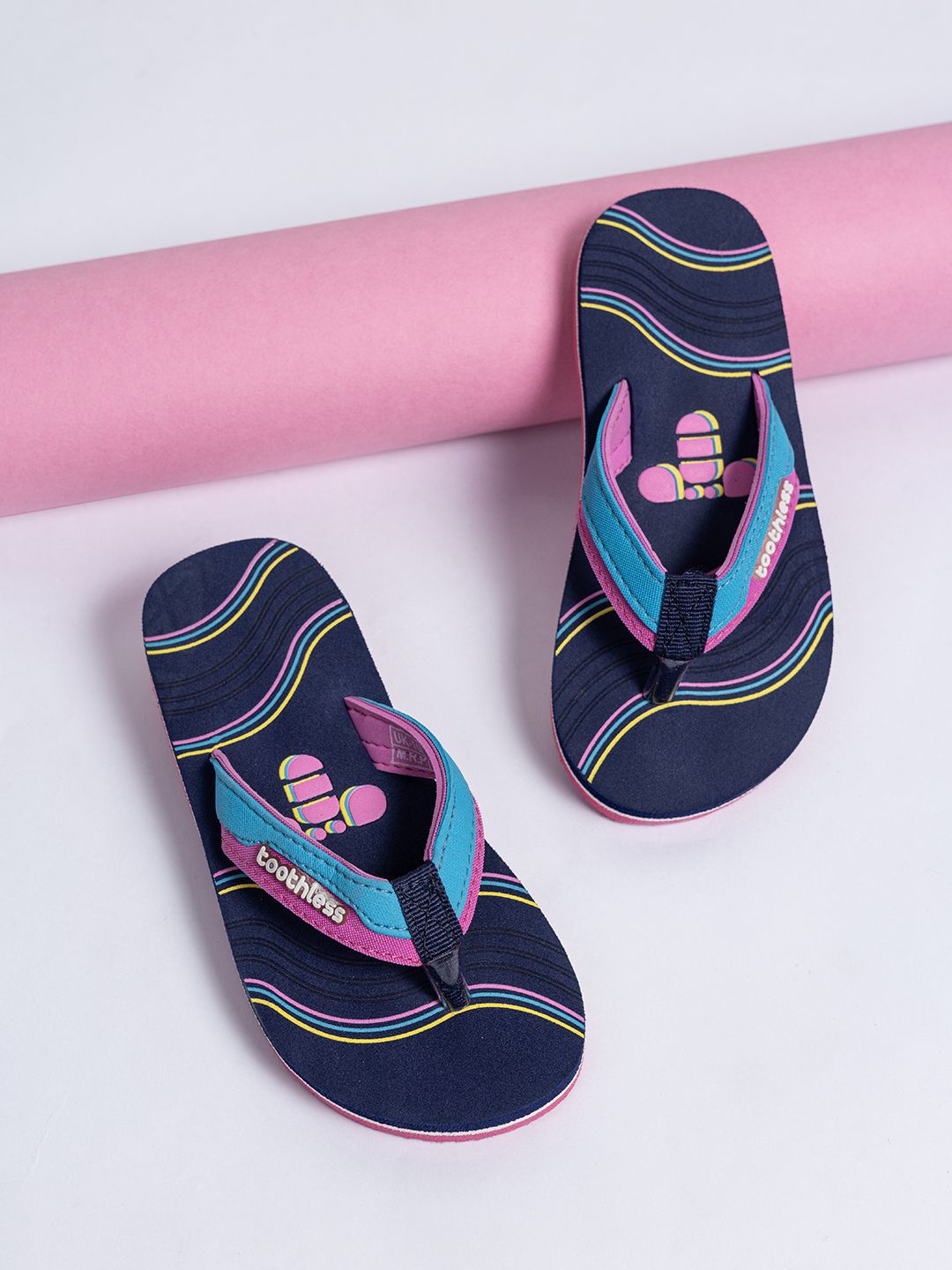 

toothless Girls Printed Rubber Thong Flip-Flops, Navy blue