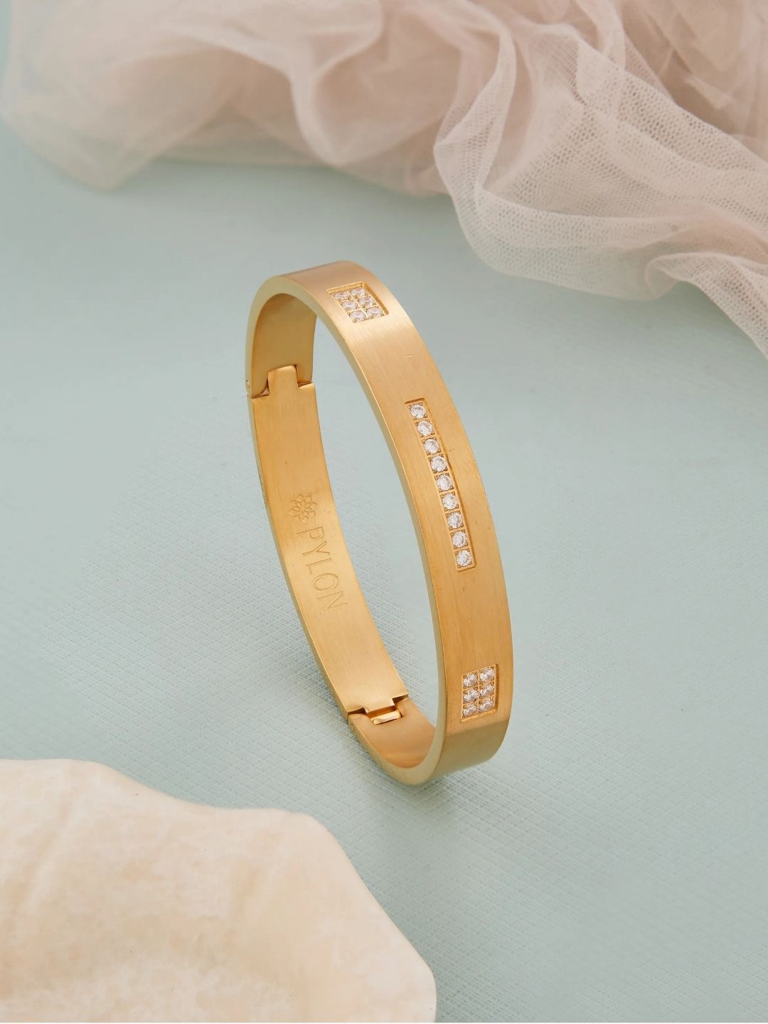 

PYLON Men American Diamond Kada Bracelet, Gold