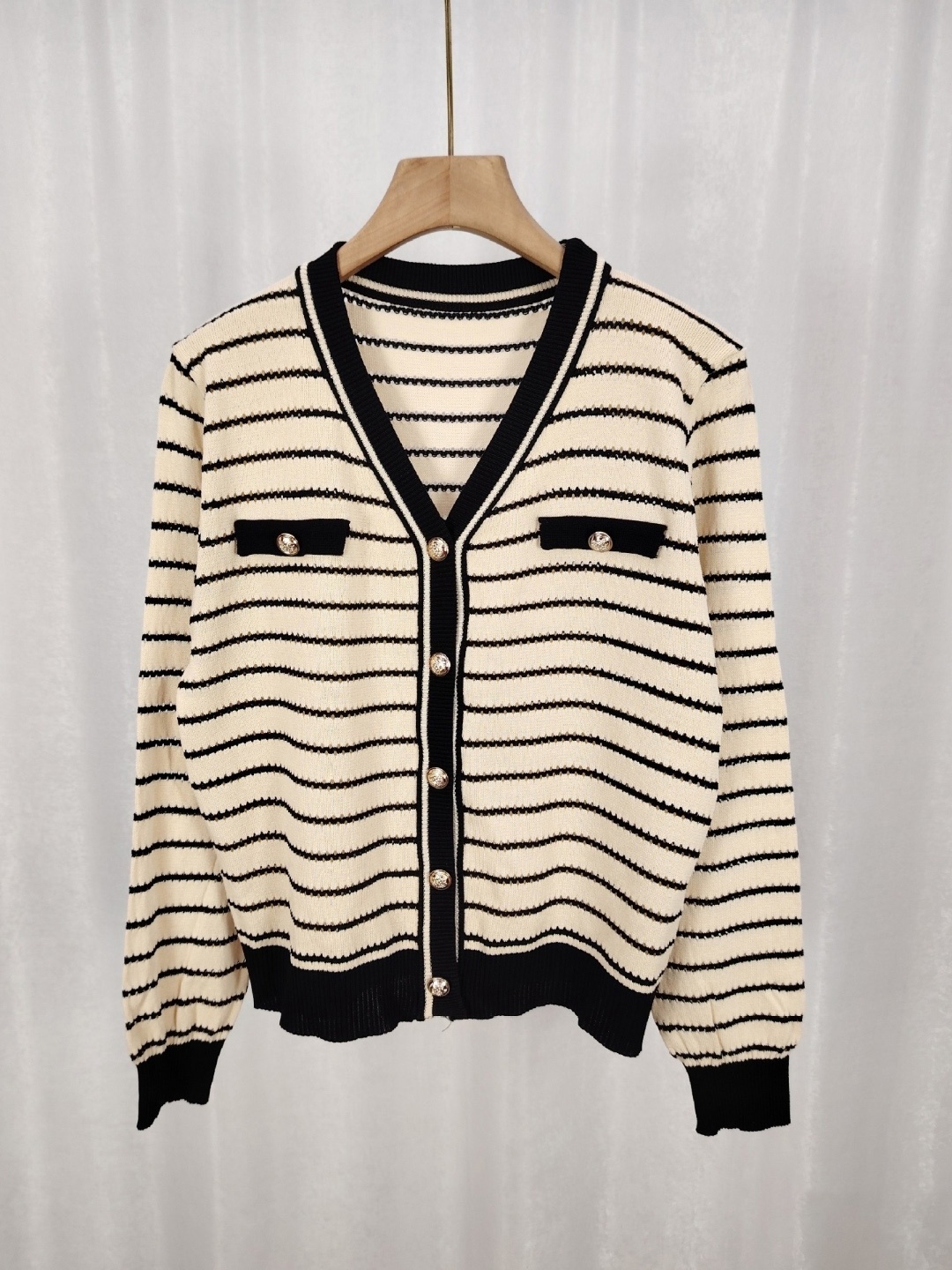 

KPOP Striped V-Neck Long Sleeves Top, Beige