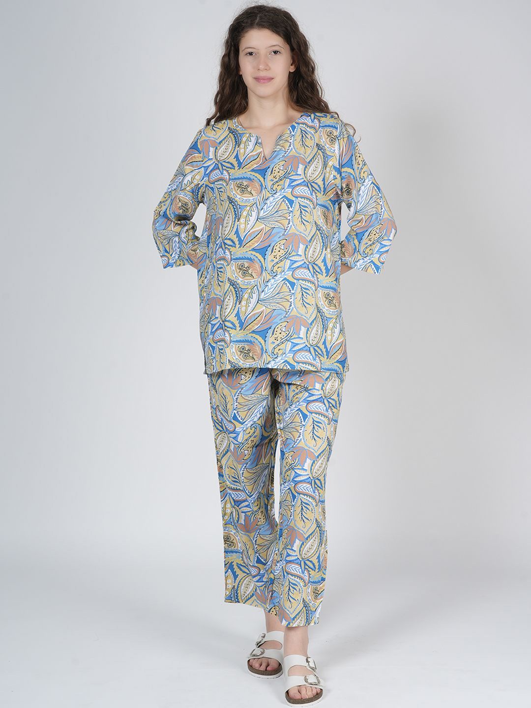 

Style Shoes Printed Top With Trouser Co-Ords, Blue