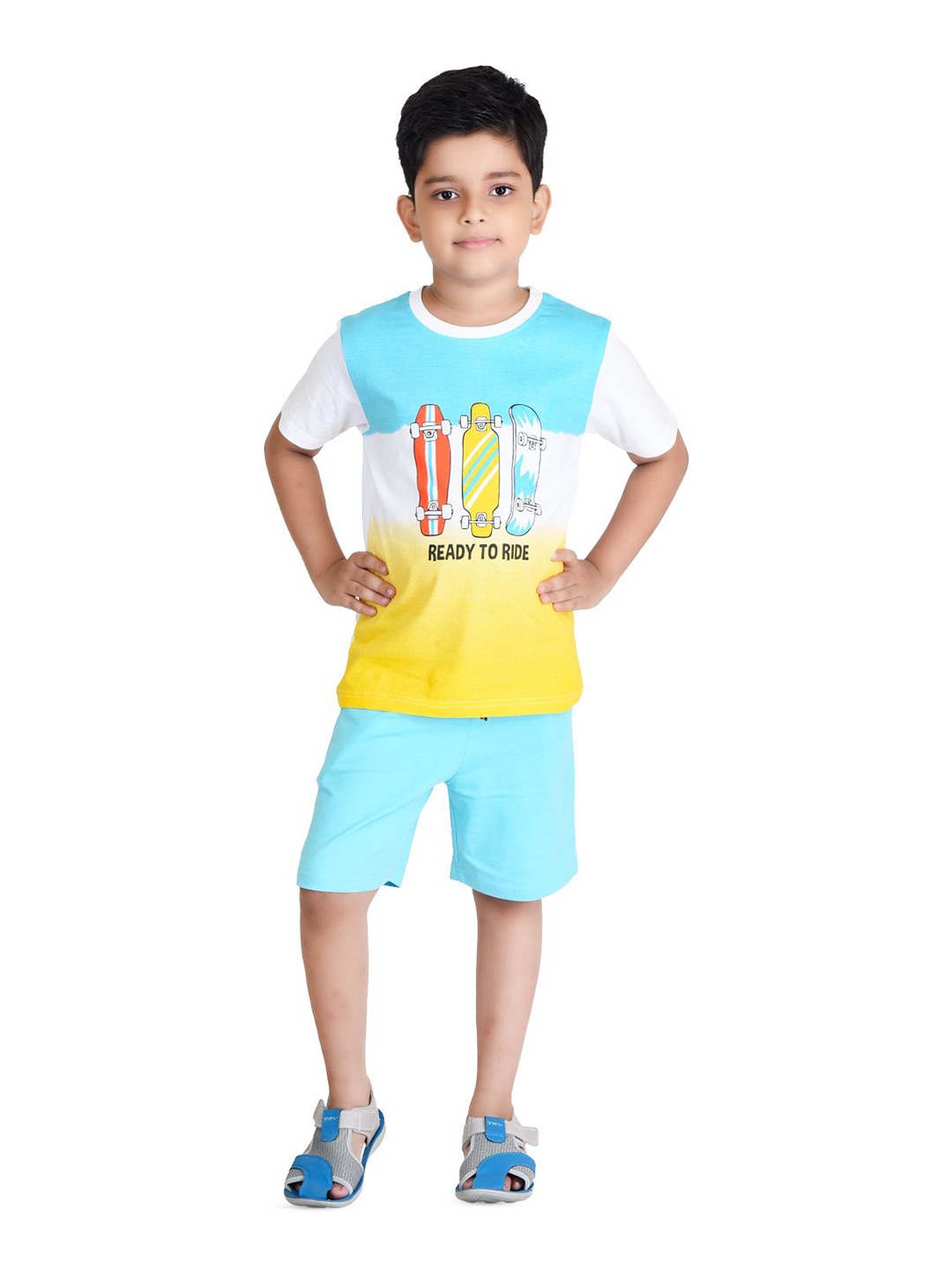 

Clothe Funn Boys Colourblocked T-shirt with Shorts, White