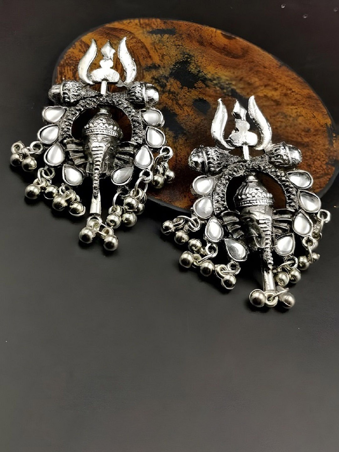 

JMBW INTERNATIONAL Contemporary Studs Earrings, Silver
