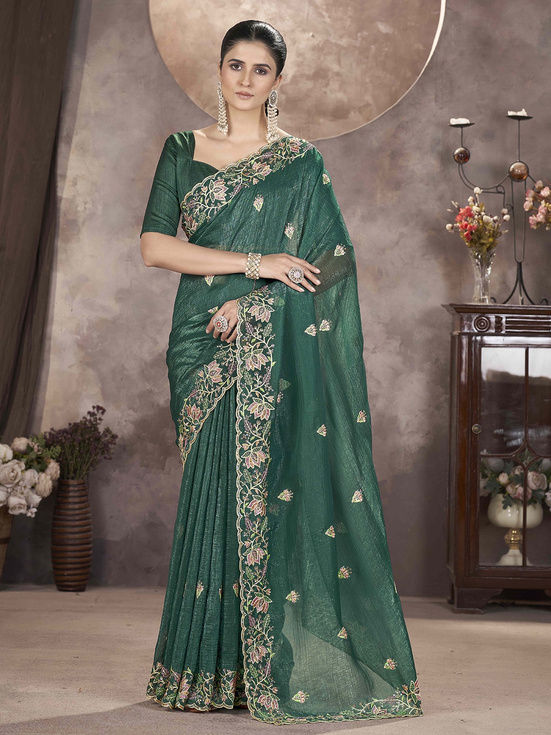 

Munir Floral Embroidered Sequinned Saree, Green