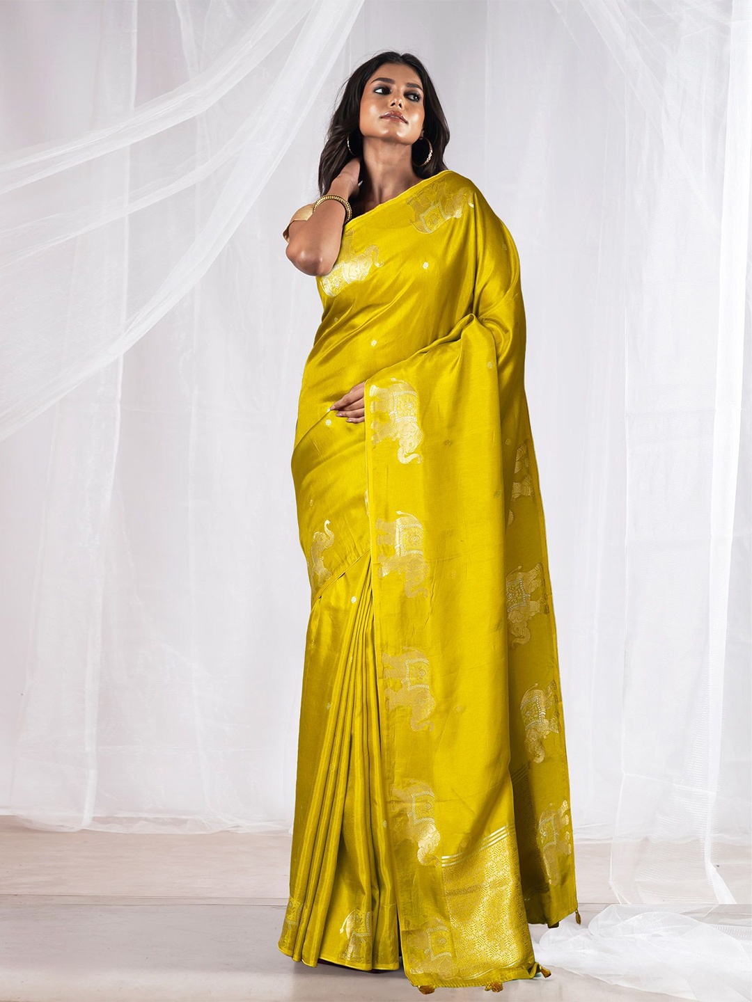 

Unnati Silks Woven Design Pure Silk Banarasi Saree, Yellow