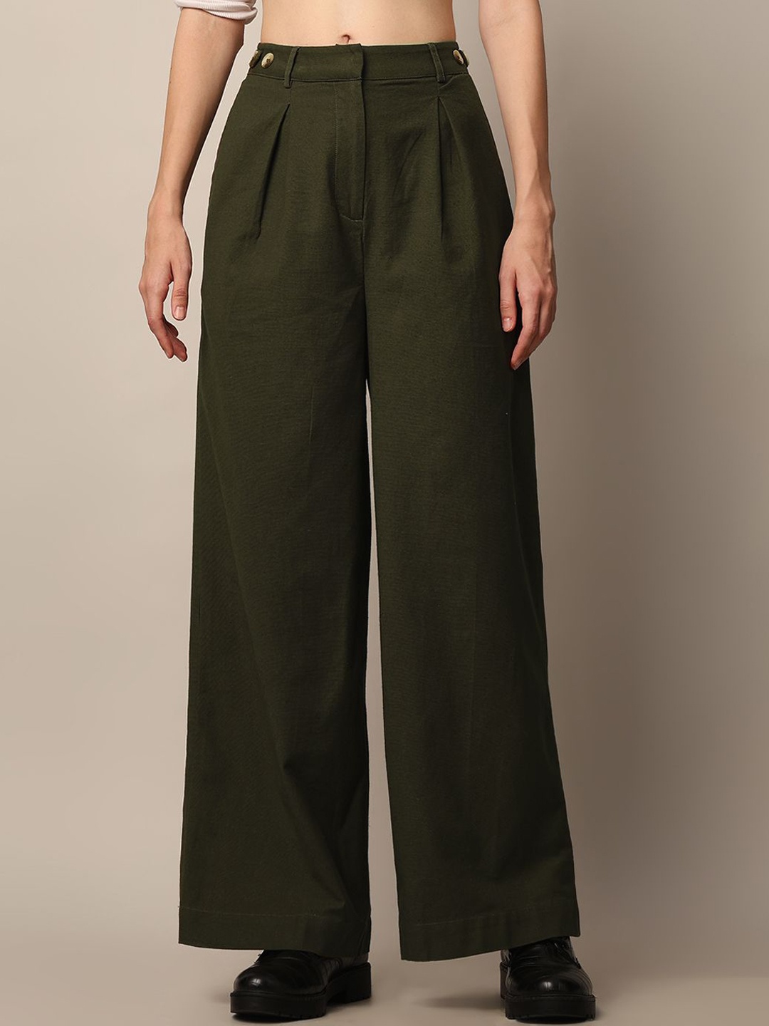 

ONLY Women Flared High-Rise Pleated Trousers, Olive