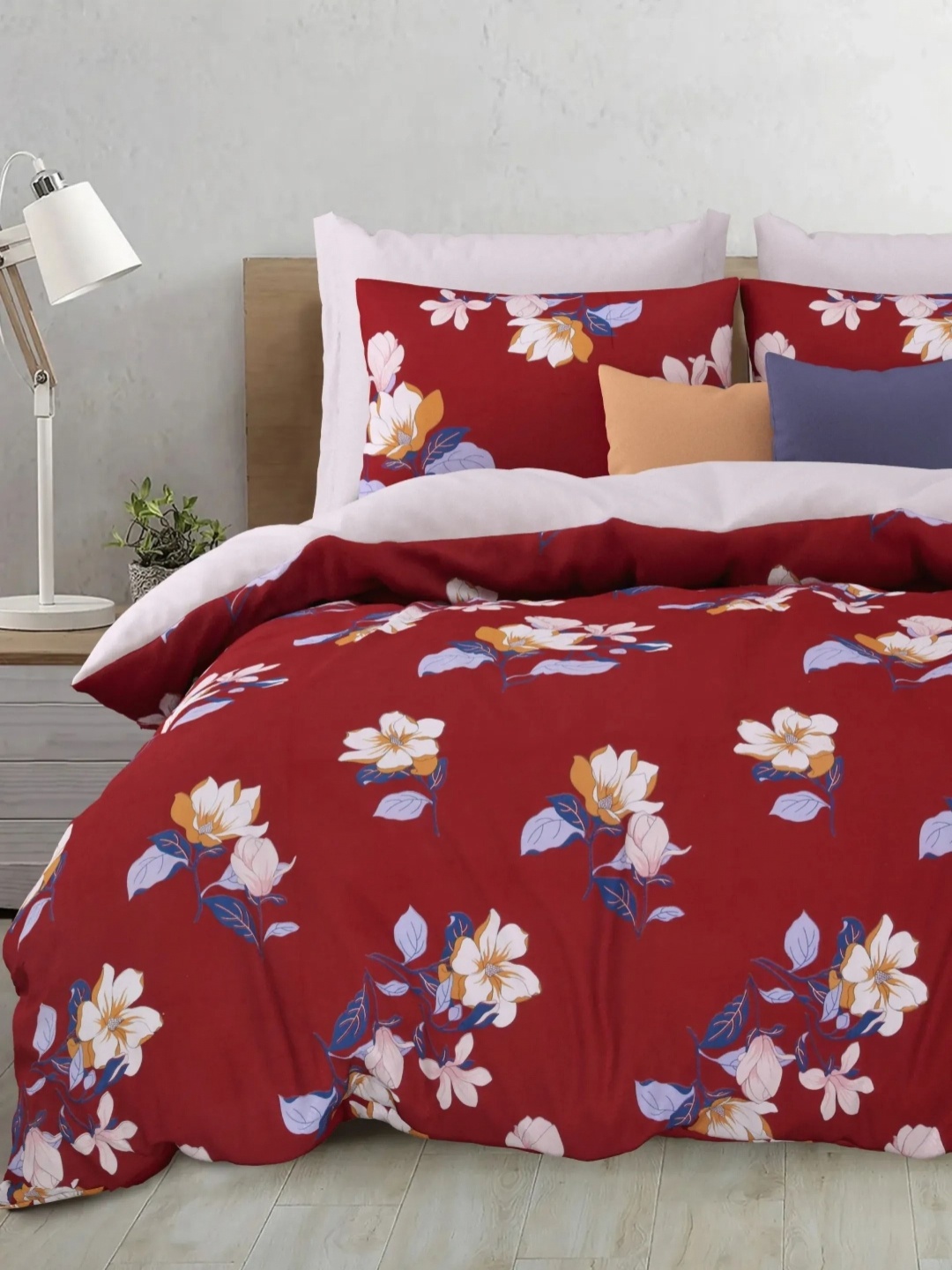 

LIVING ROOTS Maroon & White Floral 210 TC Pure Cotton King Bedsheet Set 1.04 m x 1.04 m