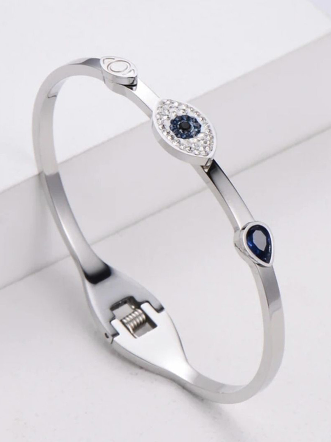 

V FASHION JEWELLERY Silver-Plated Evil-Eye Kada Bracelet