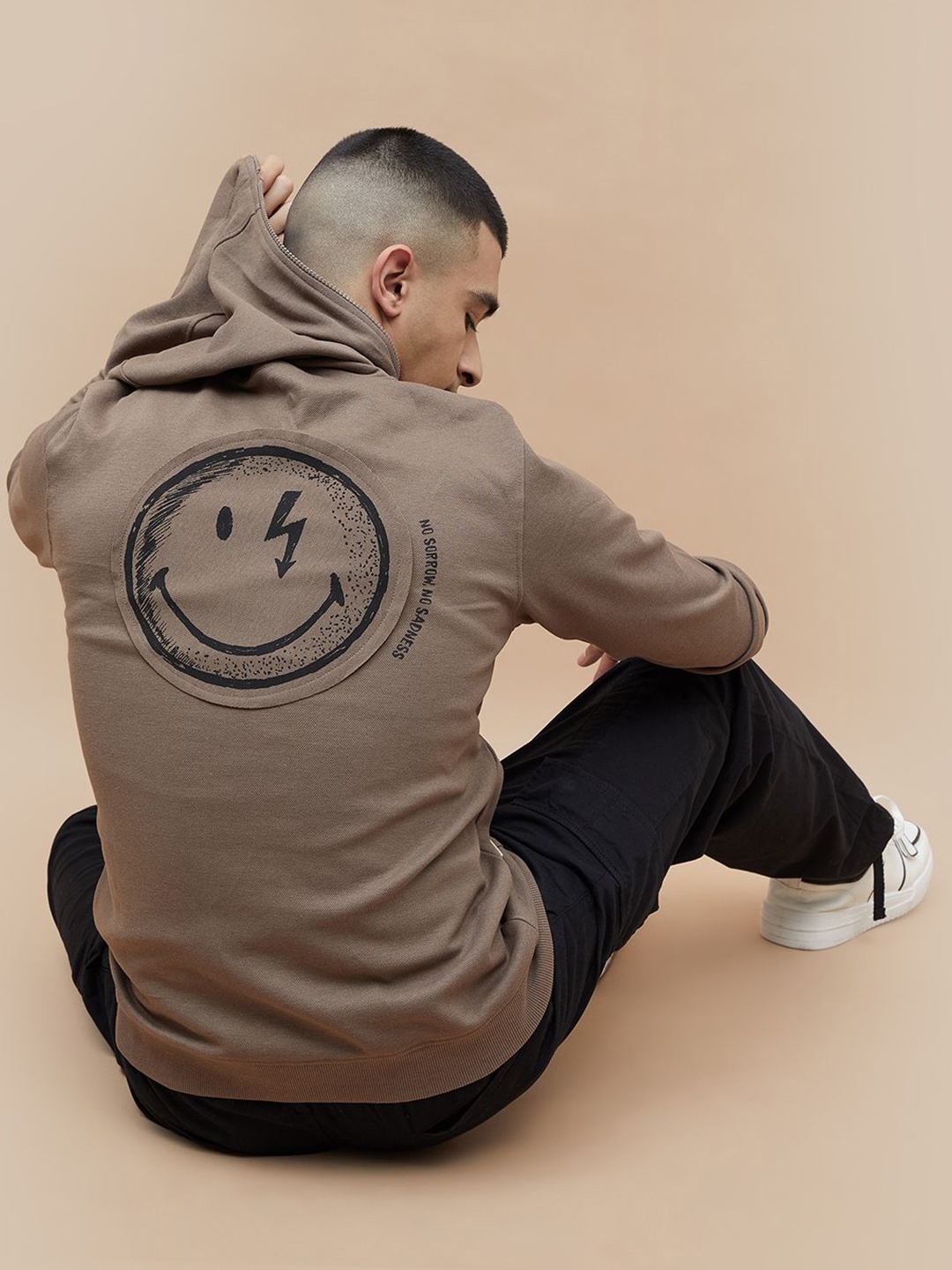 

SmileyWorld Men Printed Sweatshirt, Brown