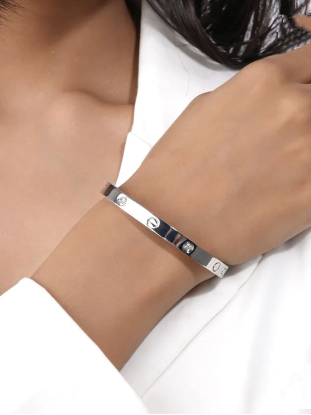 

V FASHION JEWELLERY Women Silver-Plated Kada Bracelet