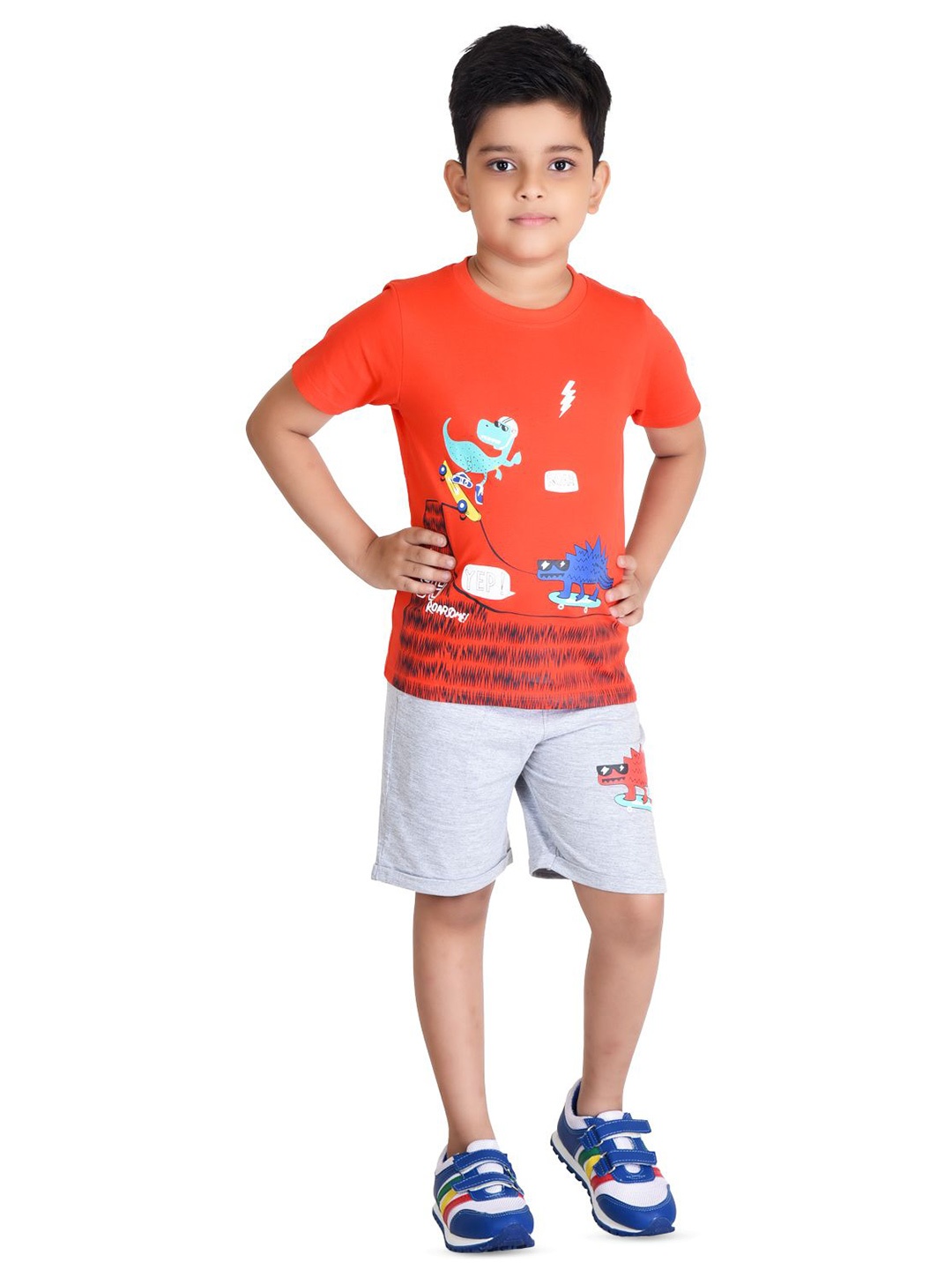 

Clothe Funn Boys Printed T-shirt with Shorts, Red