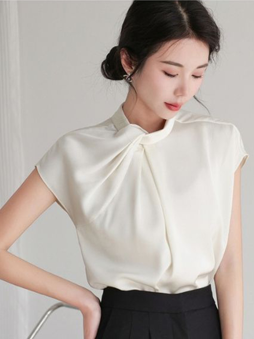 

LULU & SKY Extended Sleeves Top, White