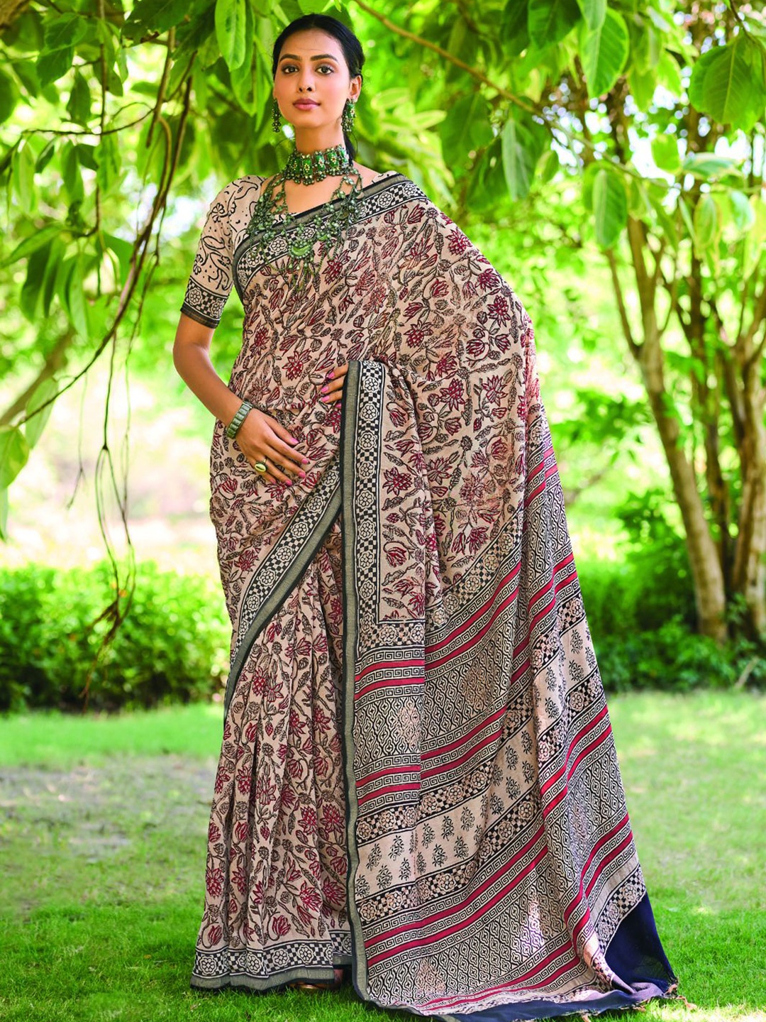 

Panzora Floral Saree, Cream