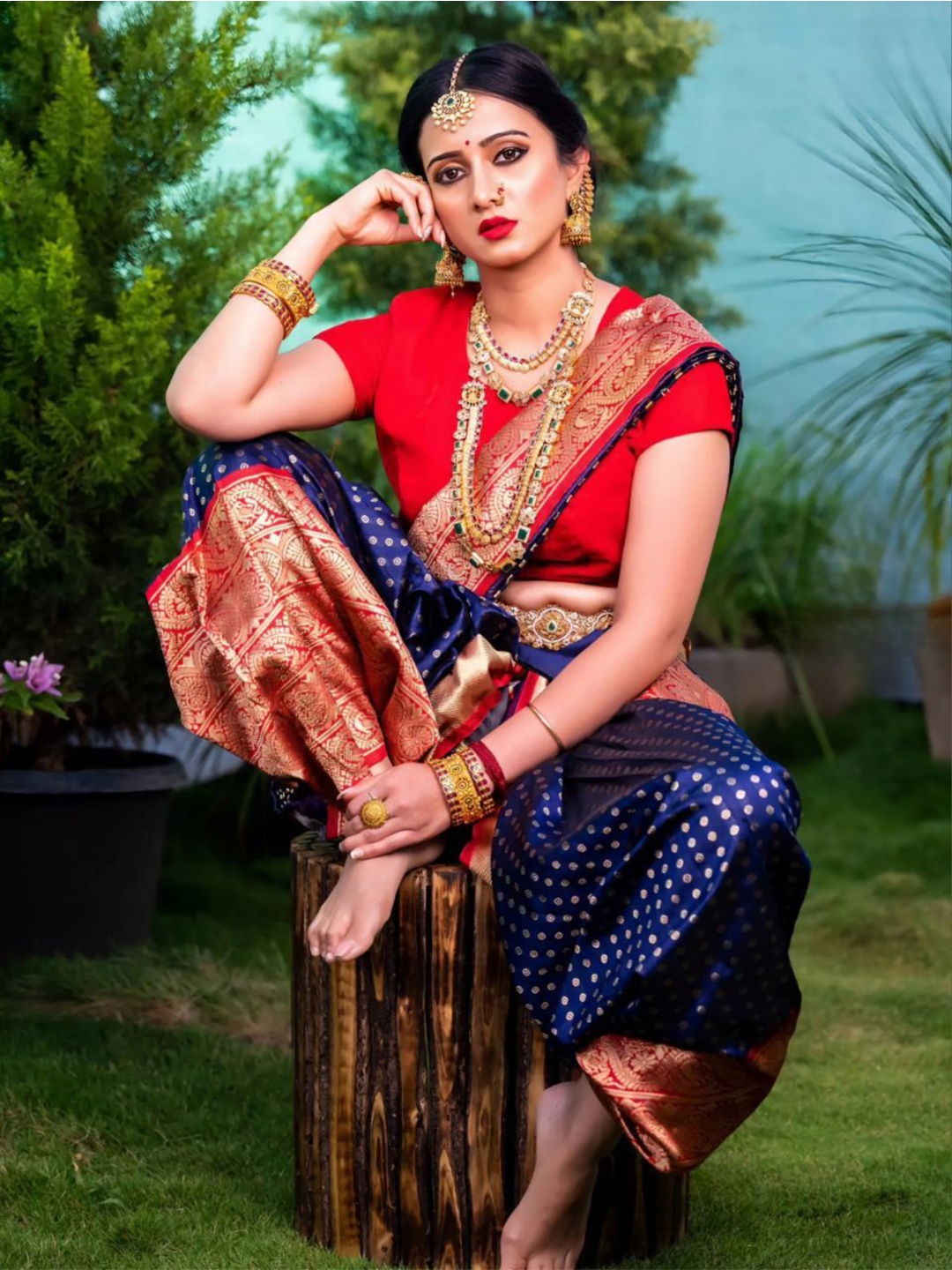 

Wuxi Woven Design Zari Pure Silk Dhoti Banarasi Saree, Blue
