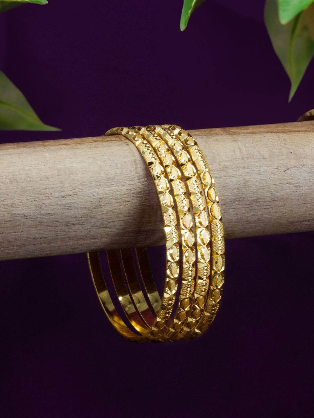 

PRIVIU Set Of 4 Gold Plated Bangles