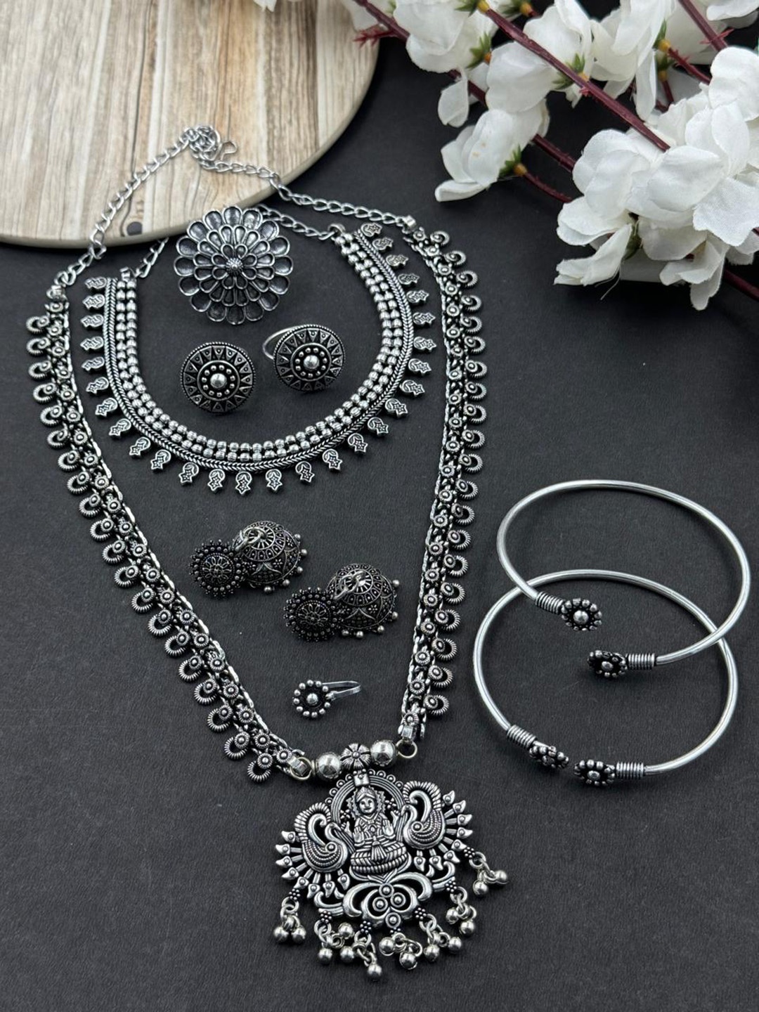 

NAMAN ARTS Silver Plated Oxidised Jewellery Set