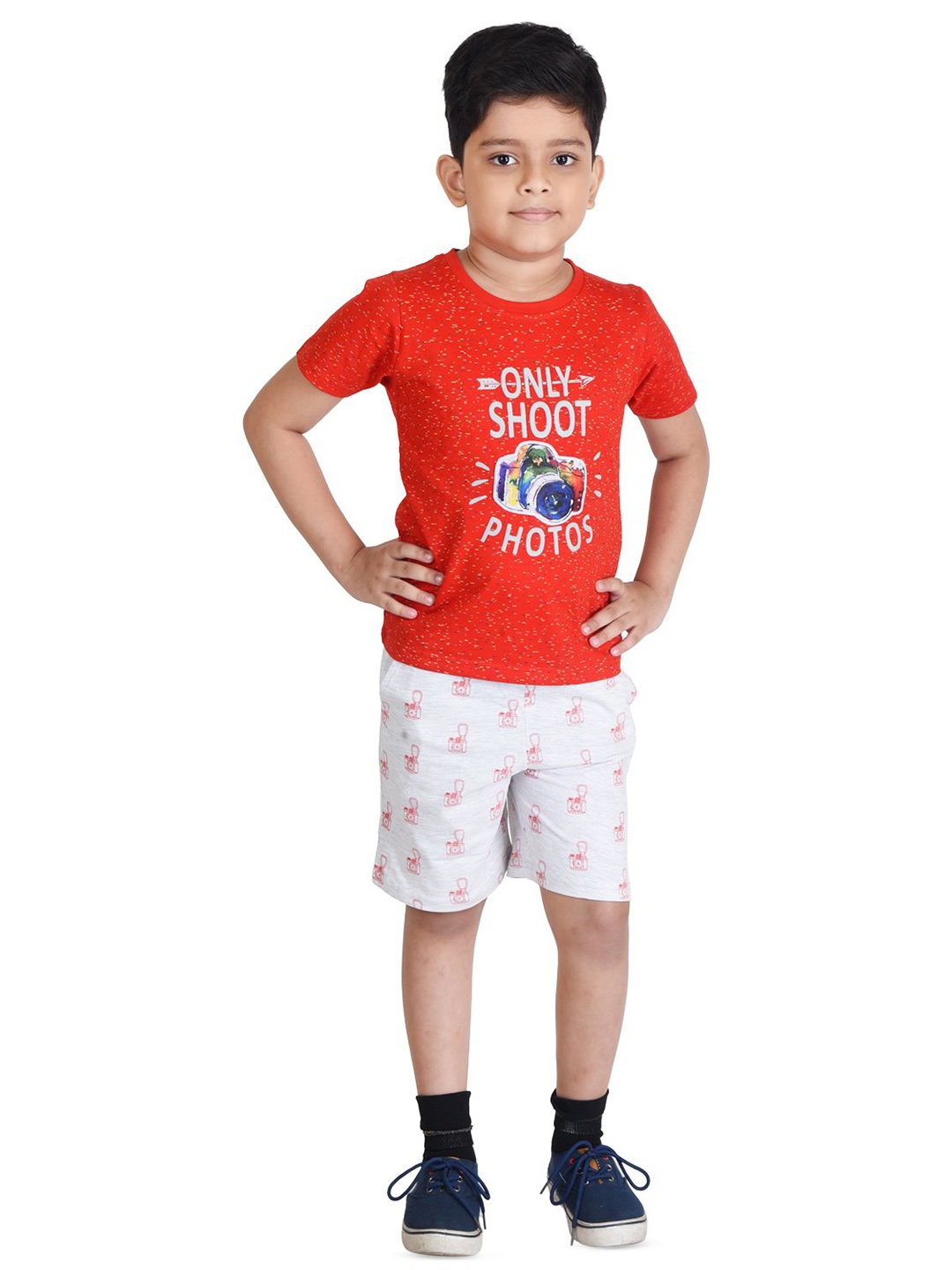 

Clothe Funn Boys Printed T-shirt with Shorts, Red