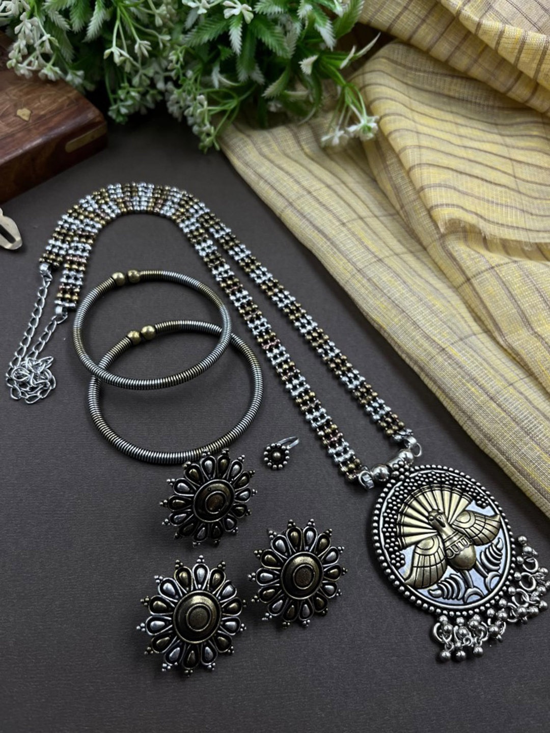 

NAMAN ARTS Silver Plated Oxidised Jewellery Set