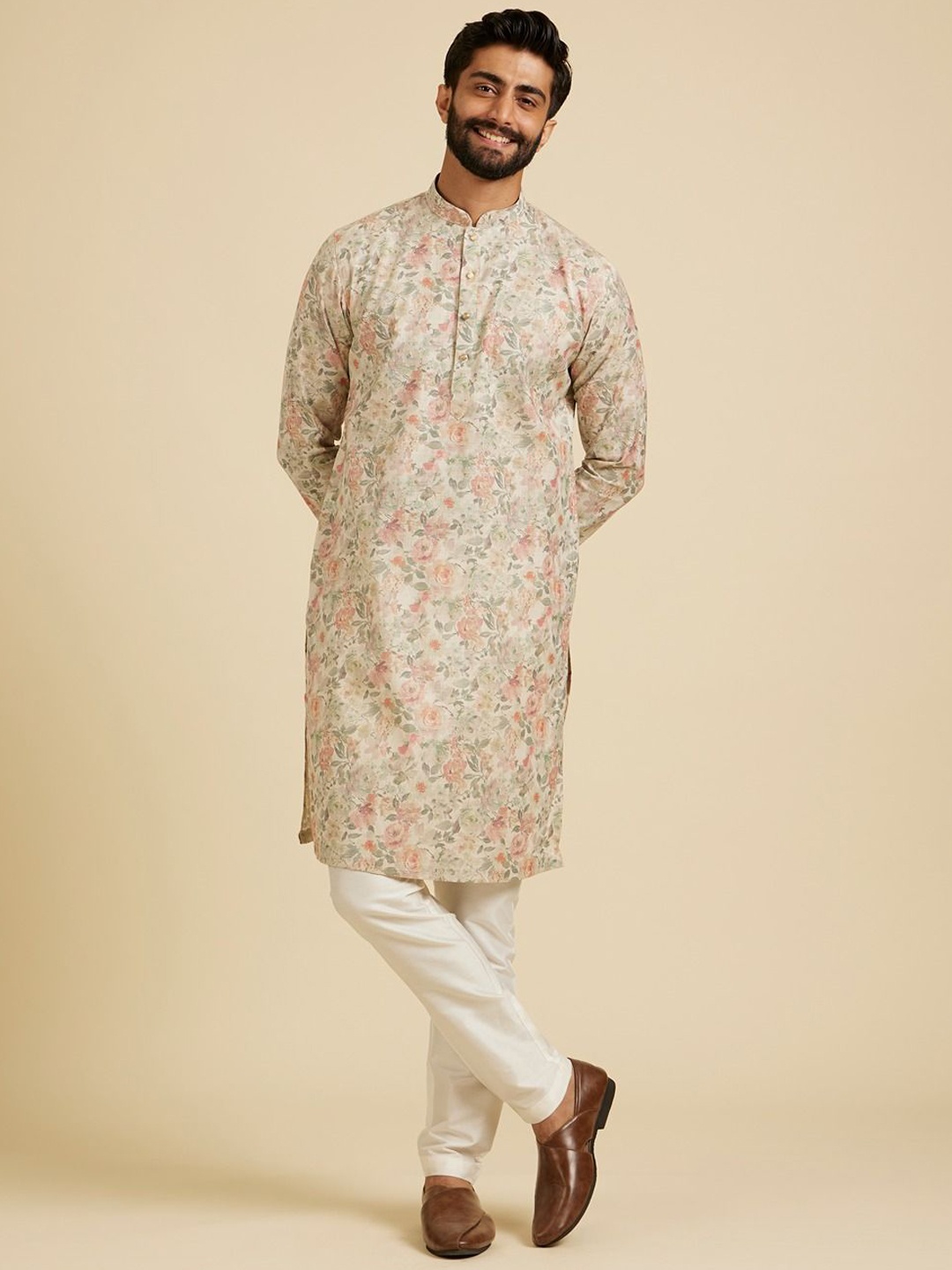 

Manyavar Men Floral Printed Kurta, Peach