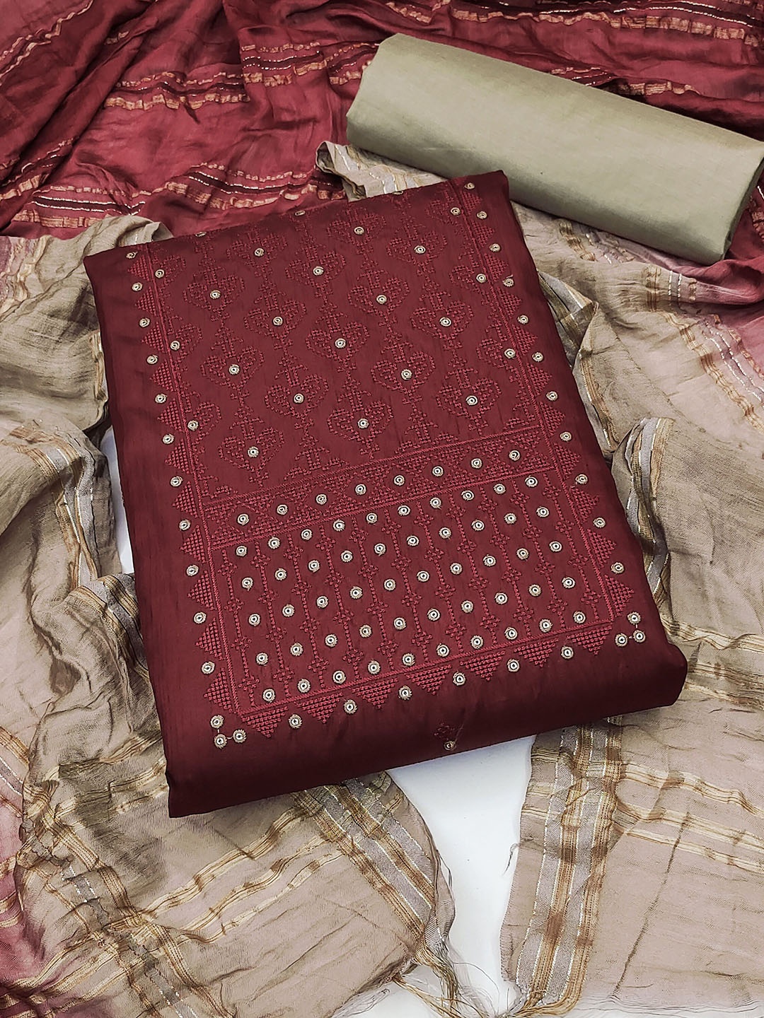 

Maroosh Embroidered Unstitched Dress Material, Maroon