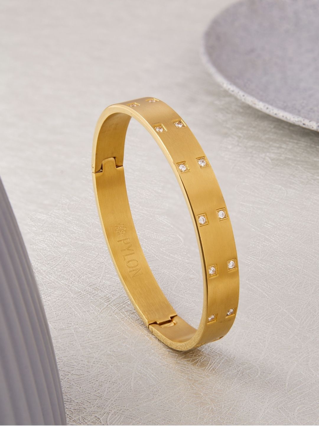 

PYLON Men American Diamond Kada Bracelet, Gold